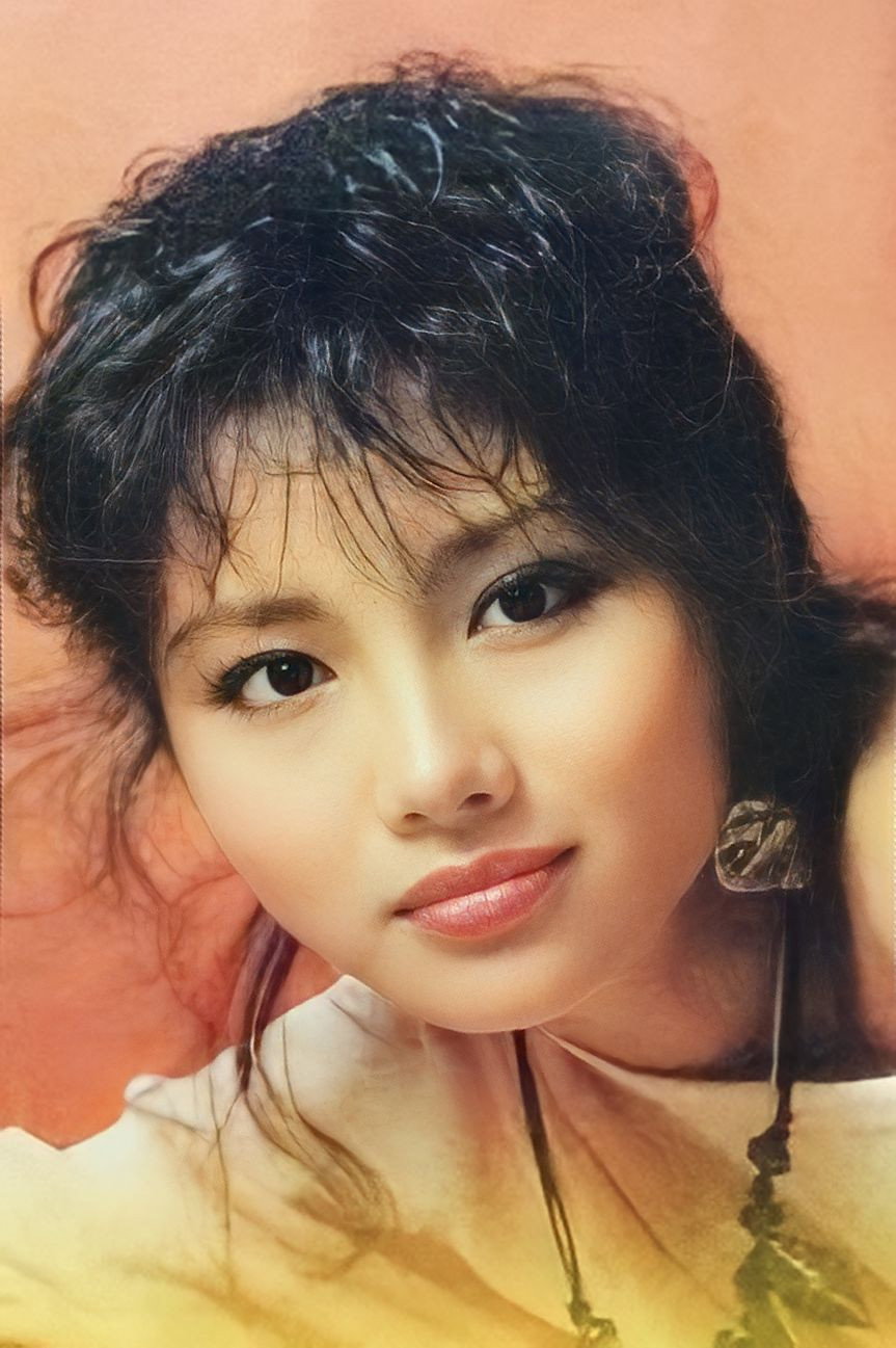 Ng Ha-Ping as Lucy Luk in Cherie