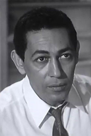Kamal Yasseen as أحمد حلمي in I Am Free