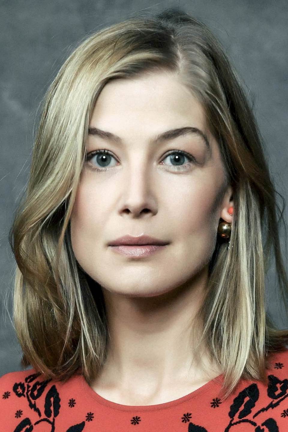 Rosamund Pike as Narrator (voice) in Archibald's Next Big Thing Is Here!