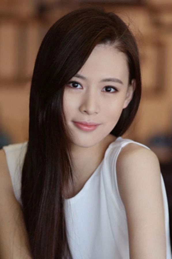 Long Yi Yi as Linda in Boss & Me