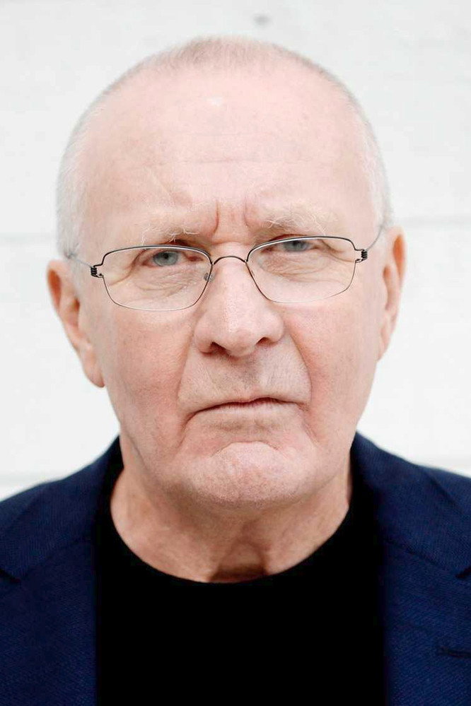 Ulf Dageby as Self in Vi är barn av vår tid - En film om Nationalteatern