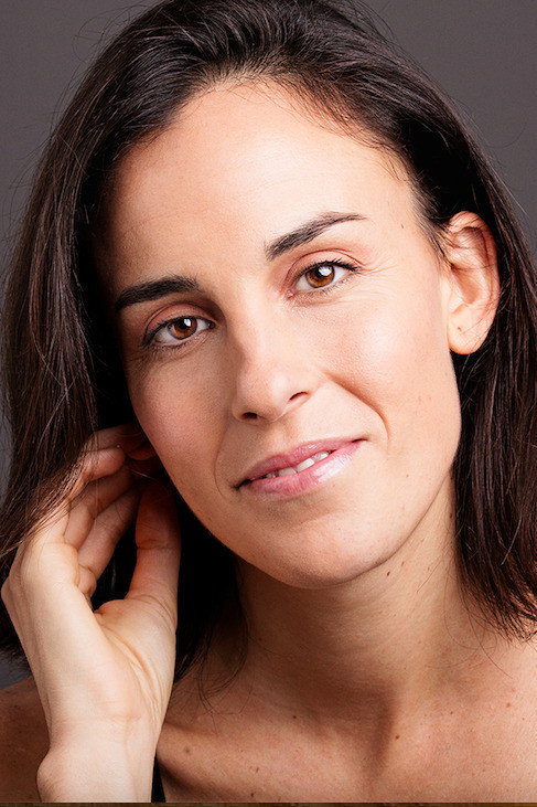 Mireia Rey as Marta (Mare) in Petites morts