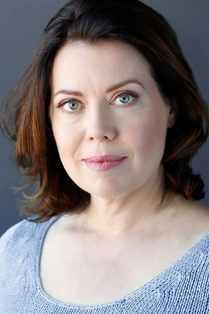 Laura Carson as Waitress in The Inner Circle