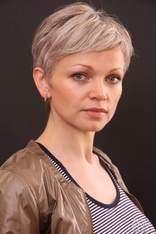 Lina Budzeikaitė as Dueto mokytoja in I Am A Star