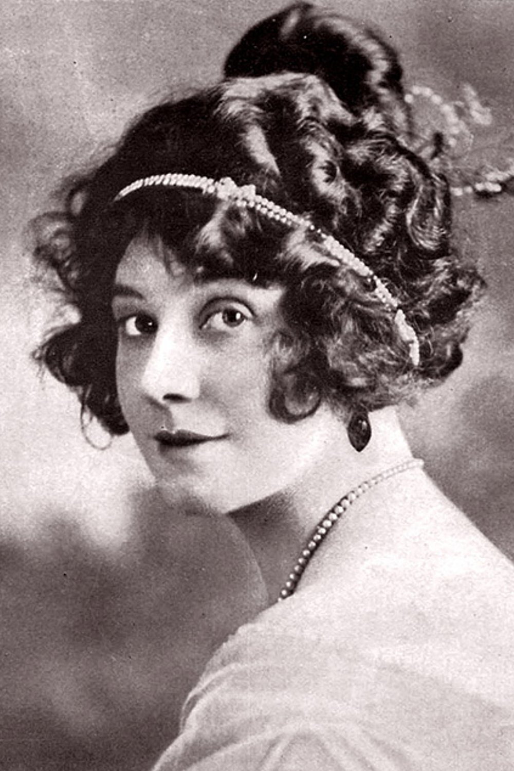 Minta Durfee as Self / Audience Member (uncredited) in A Film Johnnie