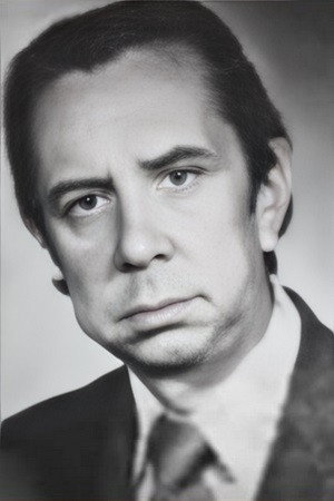Oleg Kononov as зав. овощебазой in I Don't Want to Be Unhappy
