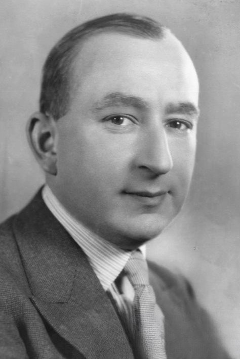 Fred Duprez as Norma's manager in Head Over Heels