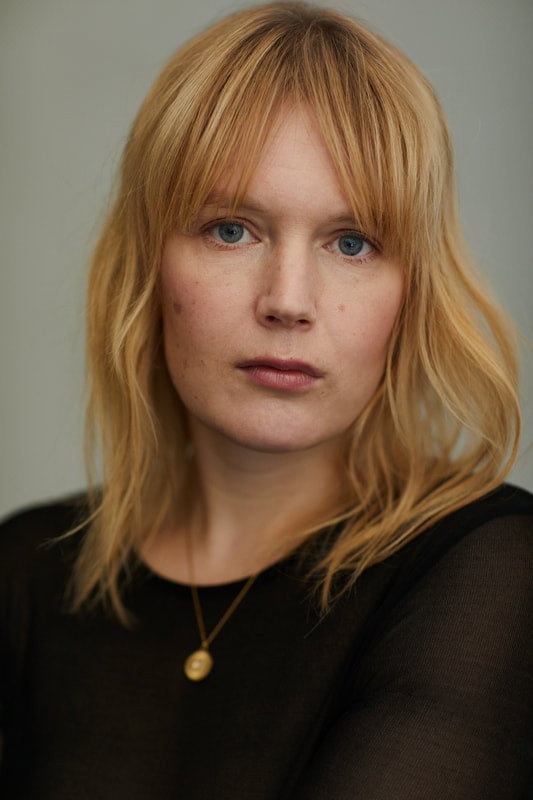 Pia Andersson as Lotta Lehtovirta, ruotsinopettaja in Rehtori
