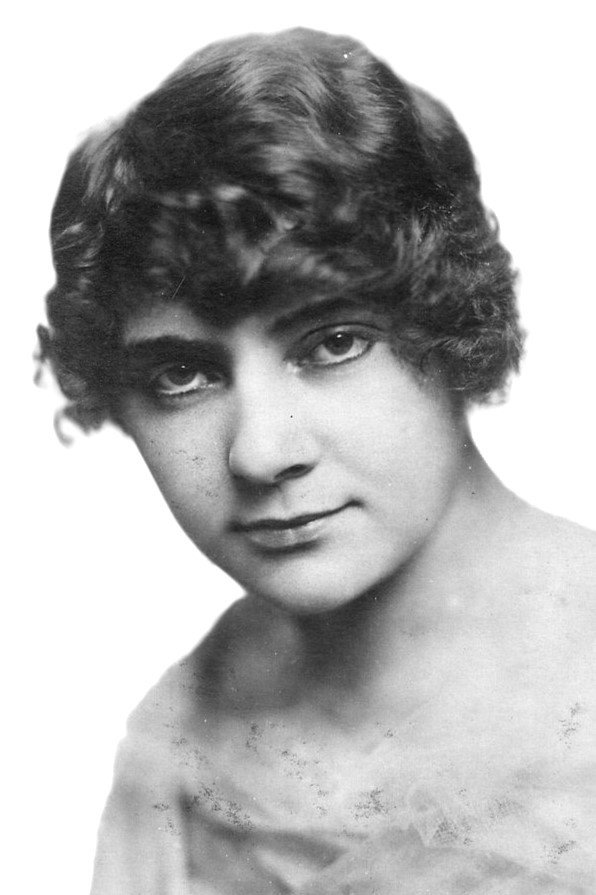 Winifred Greenwood as Kate Connelly in The Dollar-a-Year Man