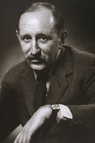 Heywood Hale Broun as Himself - Host in The Ten-Year Lunch