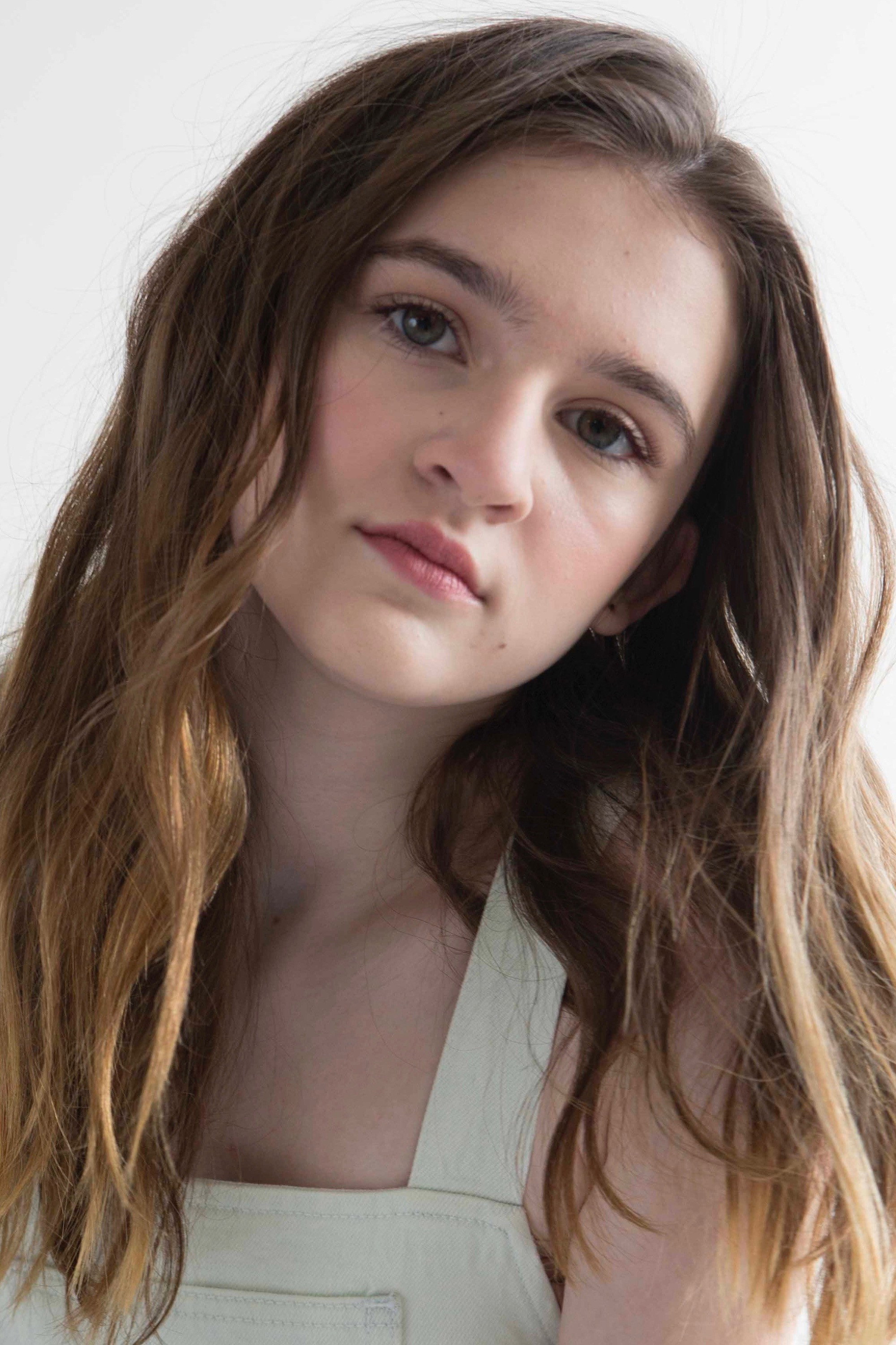 Emma Nelson as Bee in Where'd You Go, Bernadette