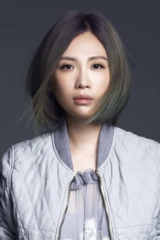 魏如萱 as Ru-Xuan in The Falls