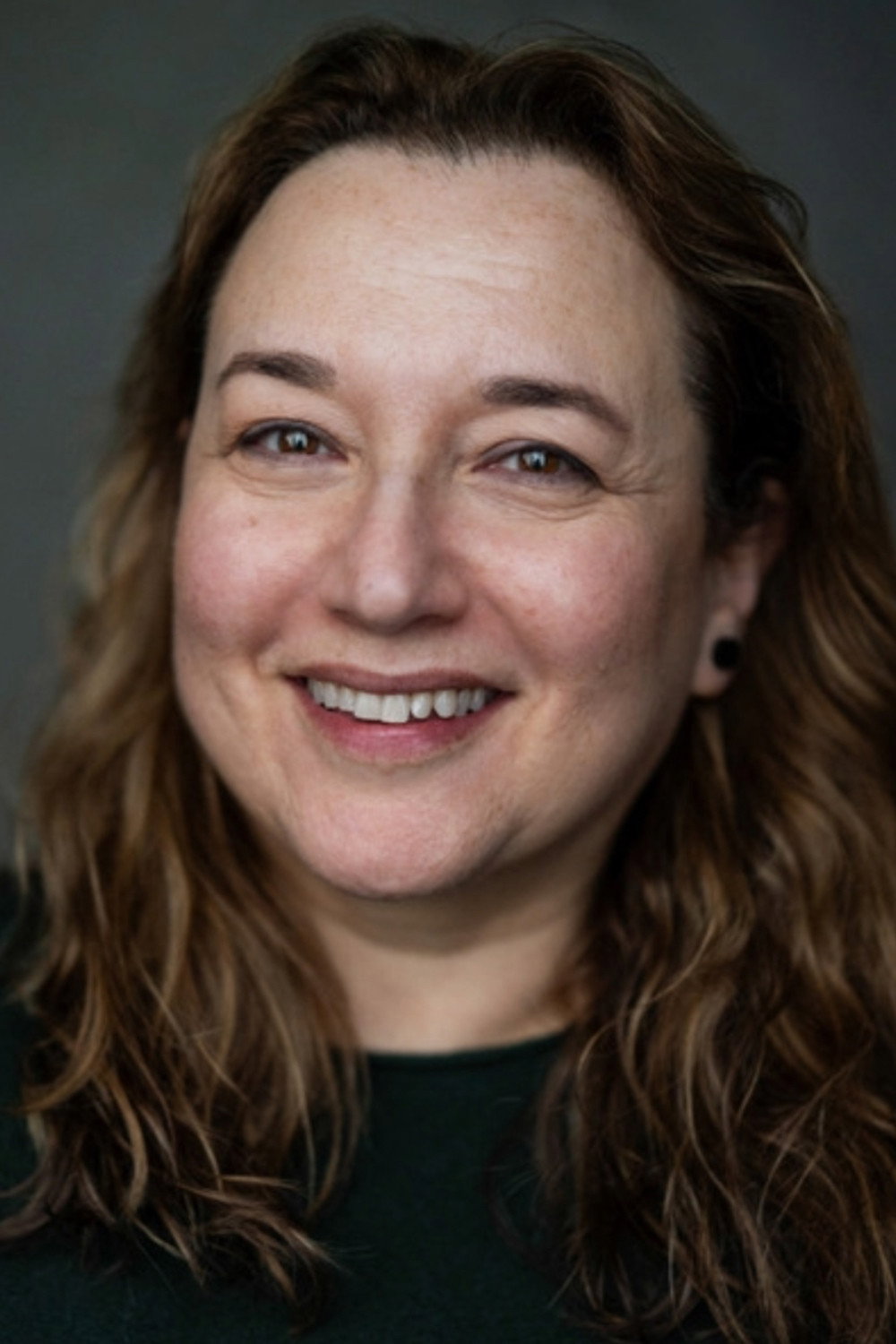 Fifi Garfield as Eliana in The Letter
