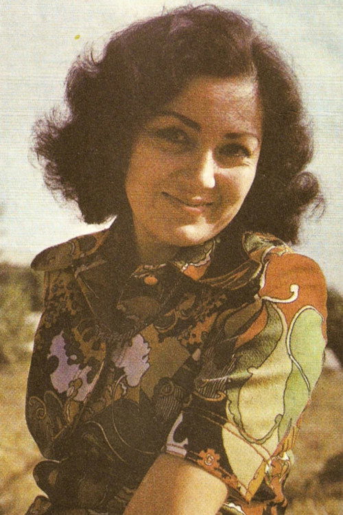 Аида Юнусова as Nargis in Spring Melody