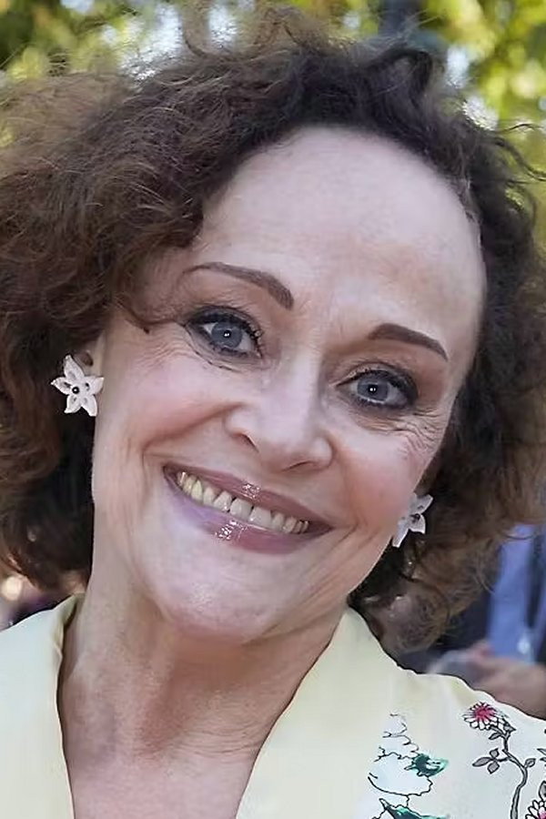 Kirsten Norholt as Anita, Sørens kone in Camping