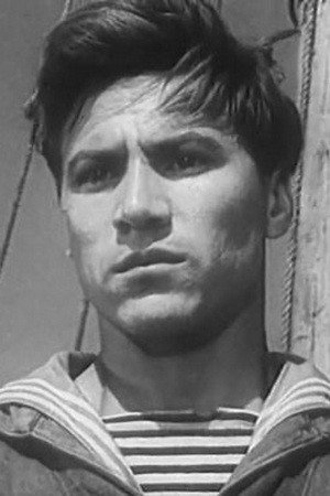 Сергей Юртайкин as браконьер Лёха in The Lynx Follows the Path