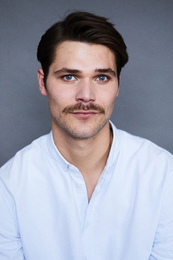 Henning Flüsloh as Ludwig in Trümmermädchen - Die Geschichte der Charlotte Schumann