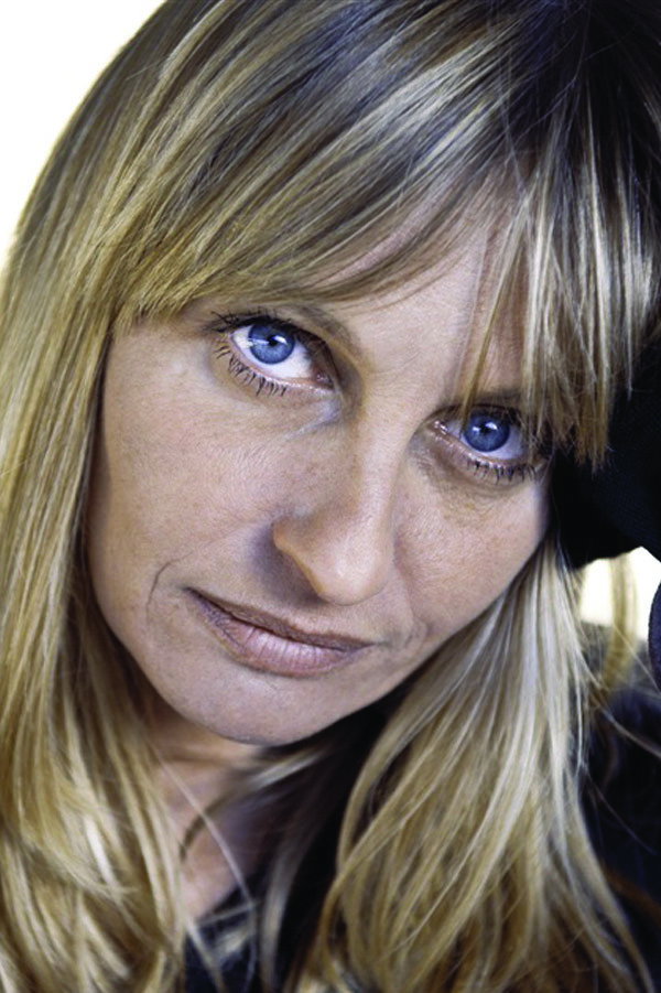 Caroline Baehr as Stella Garnier in Les Duettistes