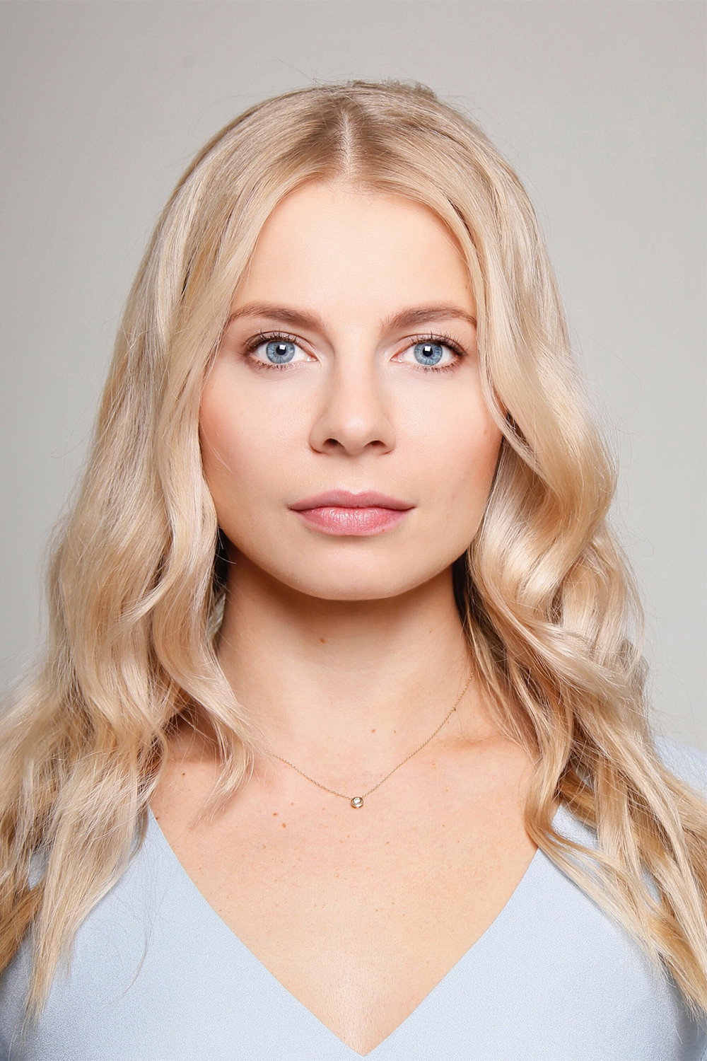 Ольга Рыжкова as Olya in Ex-Girlfriend