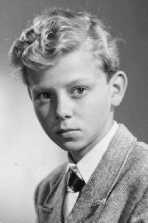Hans-Georg Järrsten as Åke Dahlman in Love Wins Out