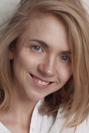 Алина Ходжеванова as Лида in Miracle