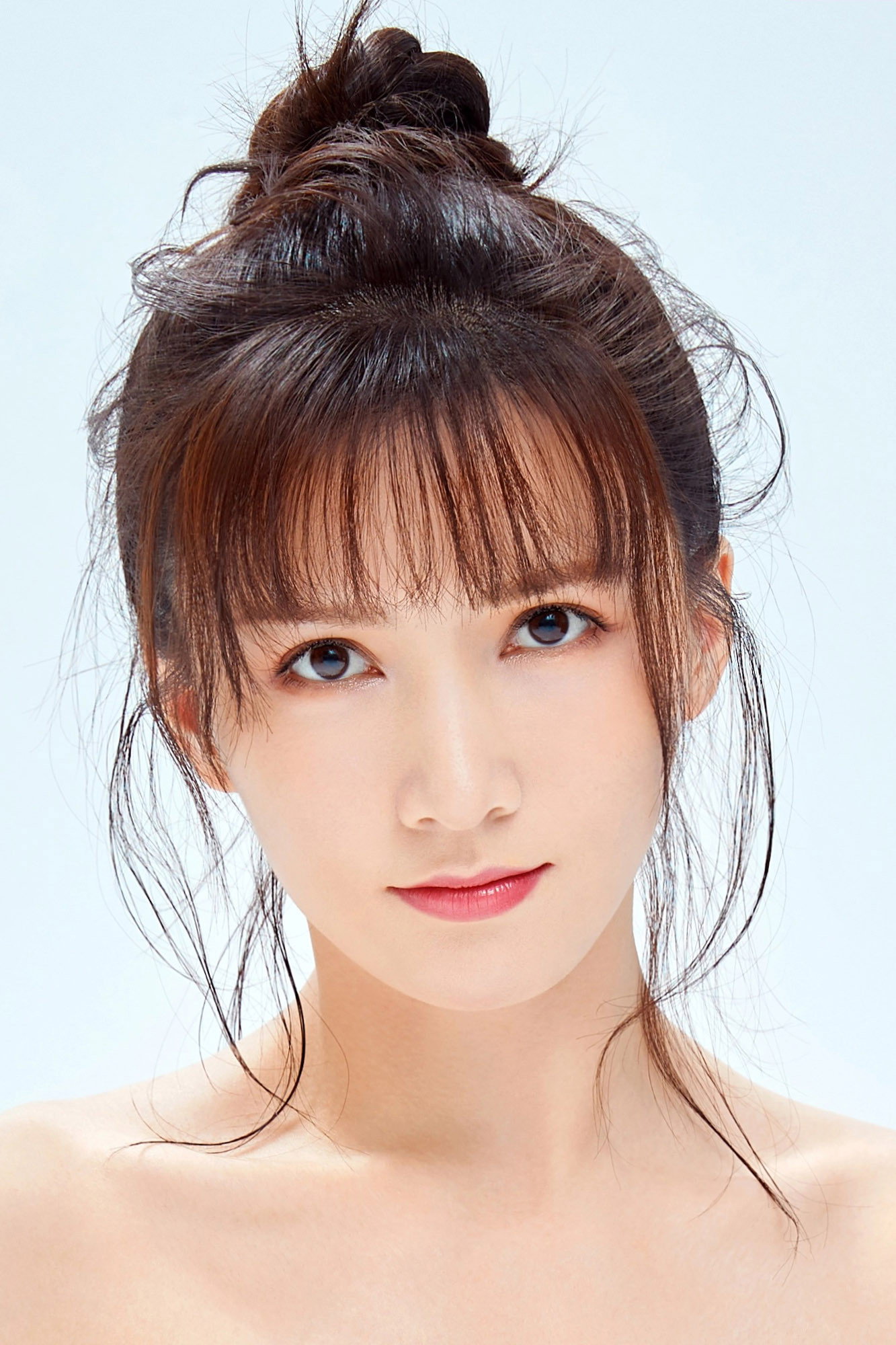 Pan Zi Yan as He Jinxi in Time to Fall in Love