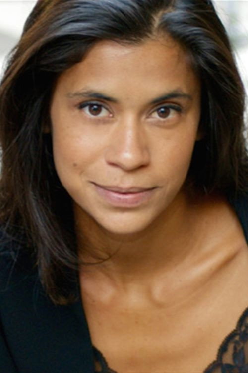Juliette Navis as Delhani in In Syria