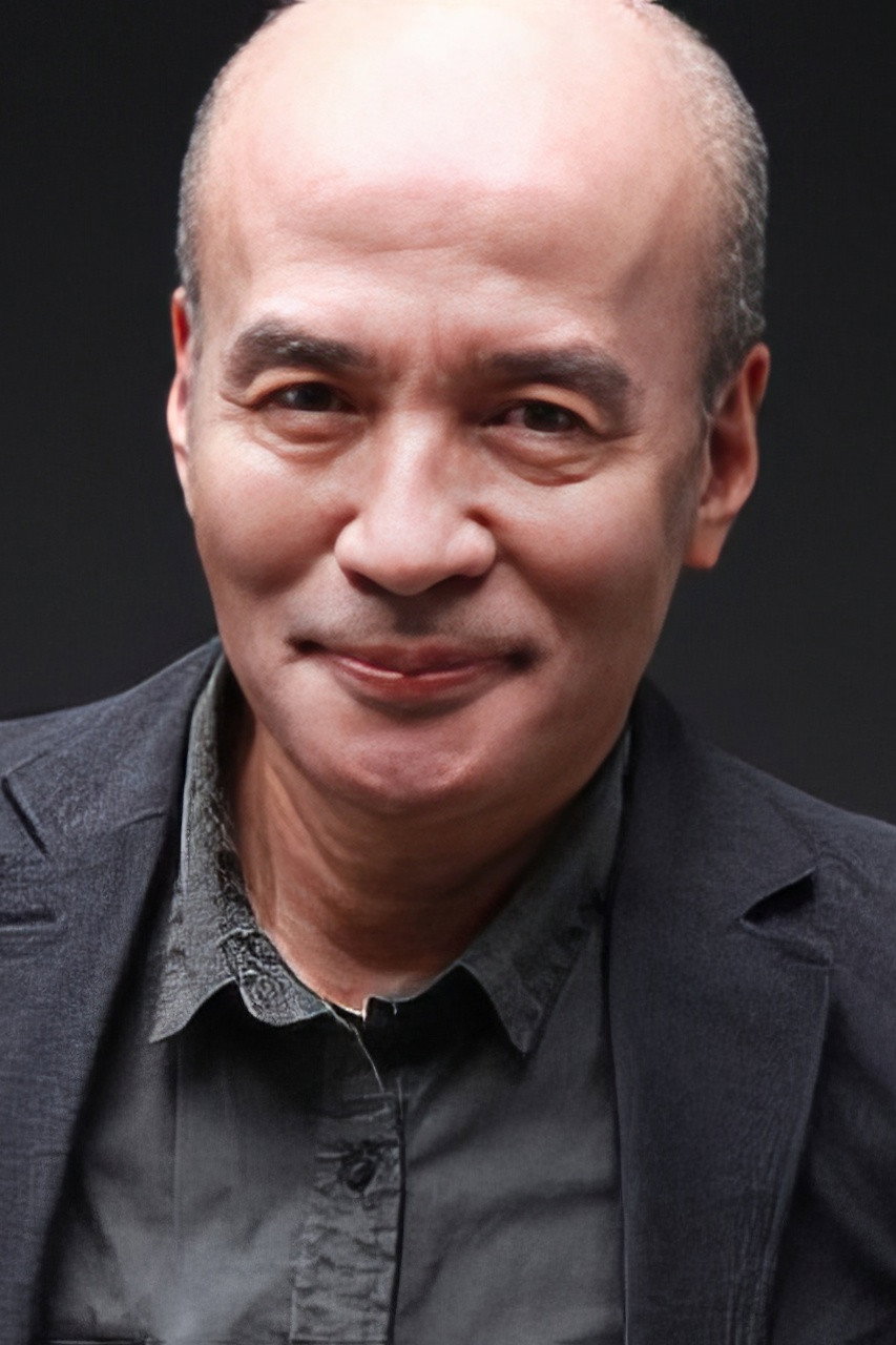 Lee Bong-gyu as Town Chief in A Good Lawyer's Wife