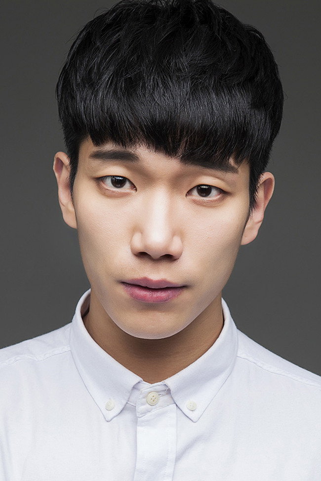 김경남 as Yoon Hyun-Moo in Come and Hug Me