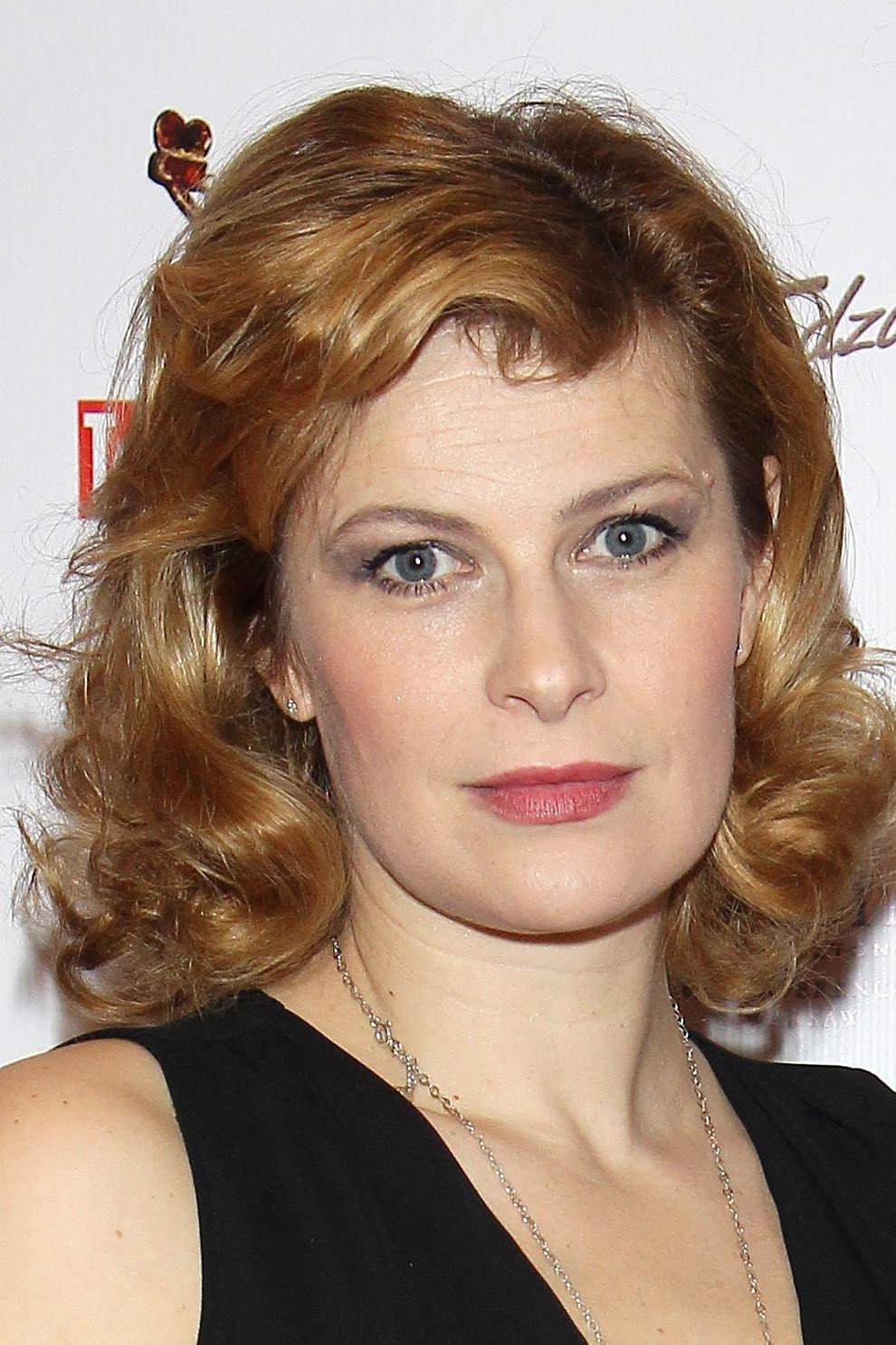 Agnieszka Warchulska as Dominika Lewicka in First Million