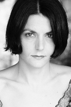 Annalisa Aglioti as Manuela in Basta Poco