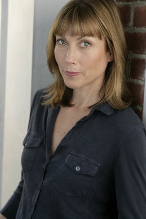 Nina Hellman as Woman in Anton, Mailman