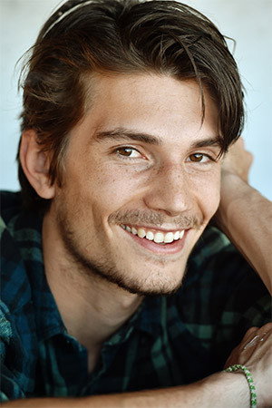 Chris Veres as Eddie in In Dreams