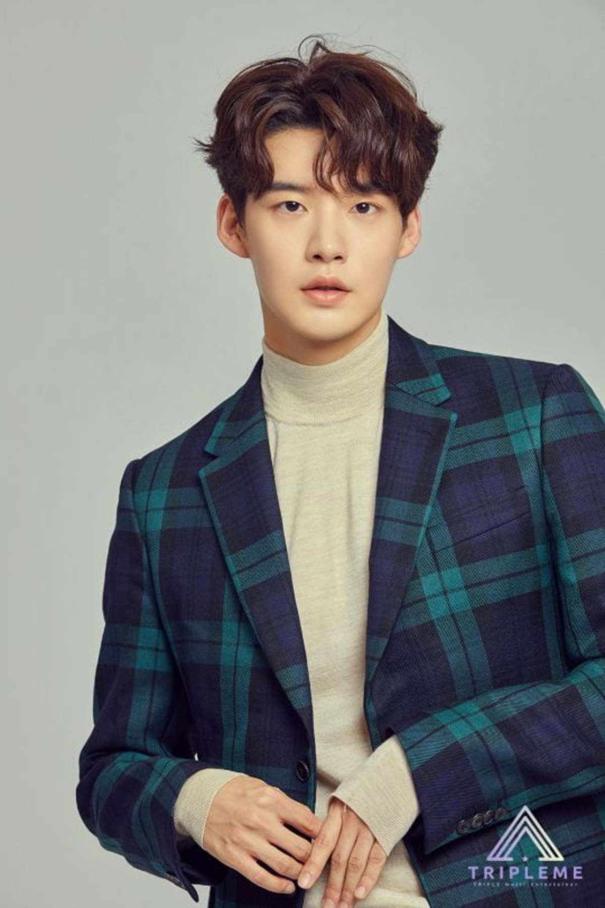 Park Chan-gyu as Park Jae-young in Café Kilimanjaro