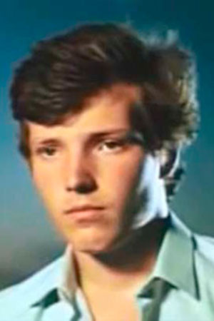 Андрей Коробков as Коля in A Photo‎ for the ‎Memories