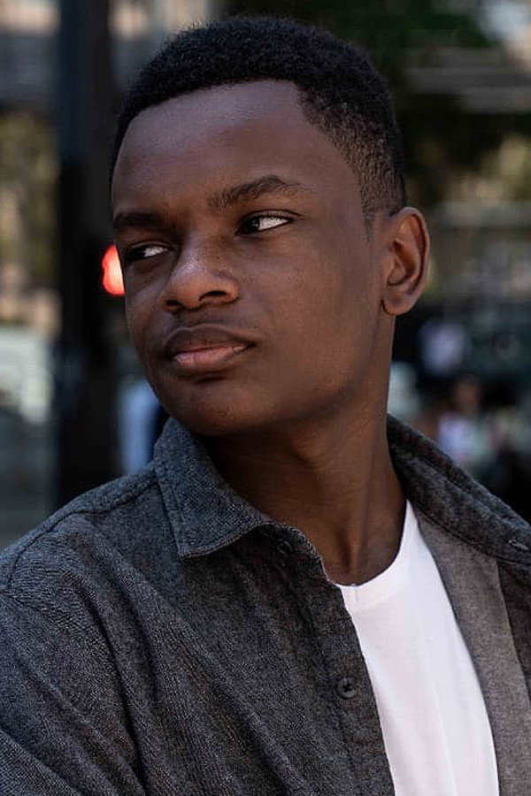 Pedro Souza as Davi in Quando Davi Conheceu o Grande e Vasto Mundo