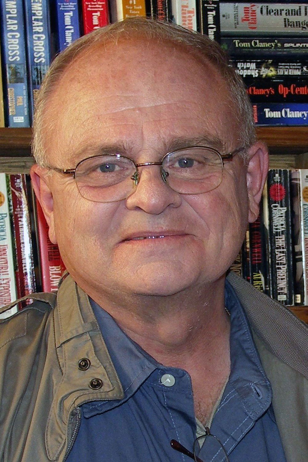Gary Burghoff as Fleck / Lady Esmerelda in Small Kill