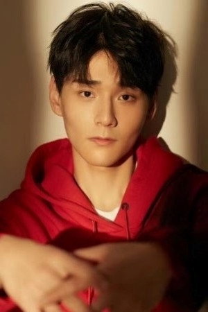 Guo Yun Qi as Feng Weiran in You Are My Lover Friend