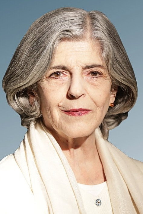 Cristina Banegas as Narradora in Encerrados