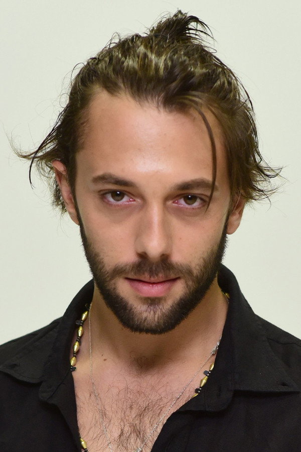 Cengiz Orhonlu as Ozan Mert in O Kız - That Girl