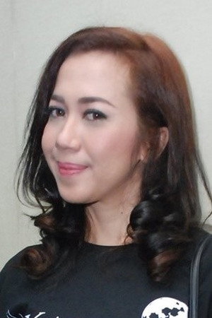 Dewi Amanda as Kepsek in Tari Kematian