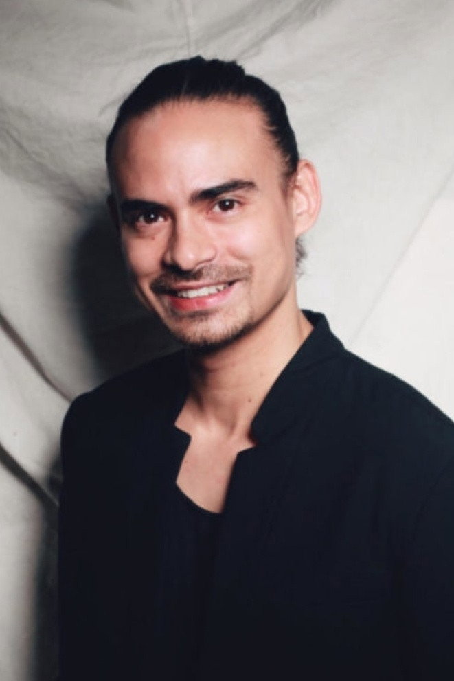 Ashraf Sinclair as Fredo in Saus Kacang
