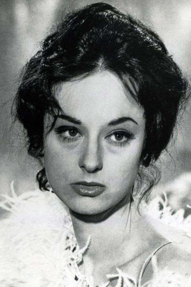 Francine Bergé as Germaine in Il faut que je tue monsieur Rumann