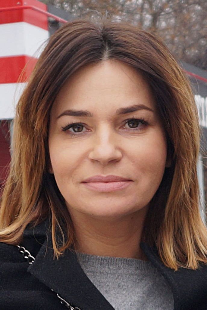 Dorota Deląg as Karolina in Camera Cafe