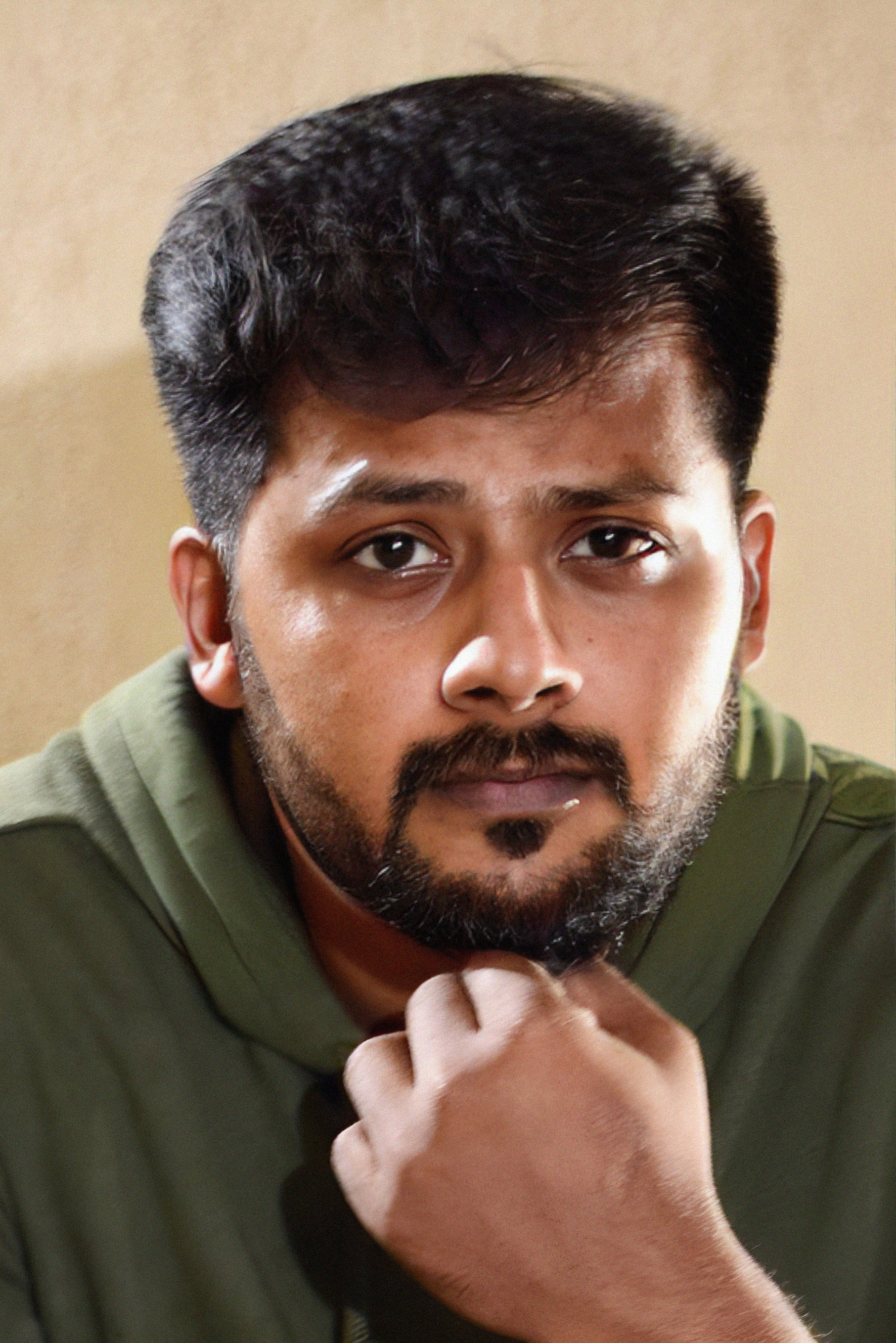 Baalaji S U as Vadivel in Chithha