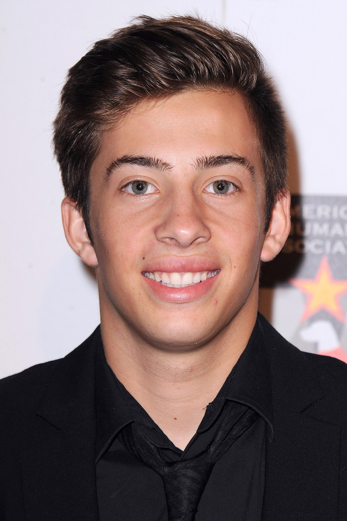 Jimmy Bennett as J.J. Powell in No Ordinary Family