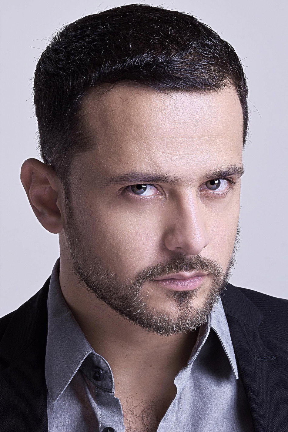 Gustavo Egelhaaf as Javier in Double Pregnant 2
