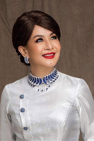 Htun Eaindra Bo as Daw Yin Yin in Stranger's House