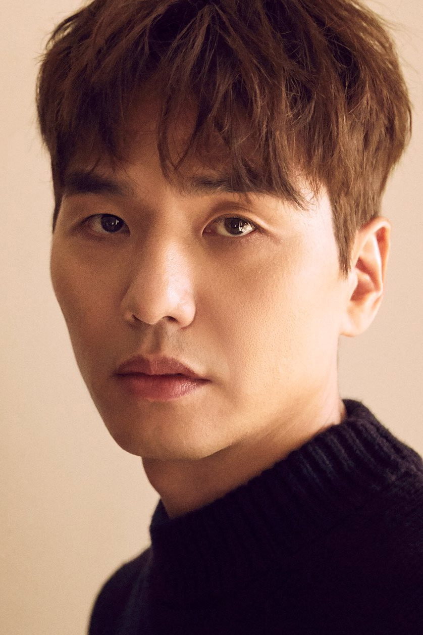 김태훈 as Kang Jin-woo in Operation Proposal
