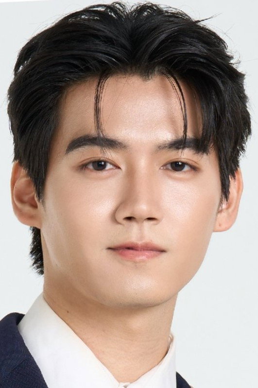 ภูสิษฐ์ ดิษฐพิสิษฐ์ as Natee in Enchanté